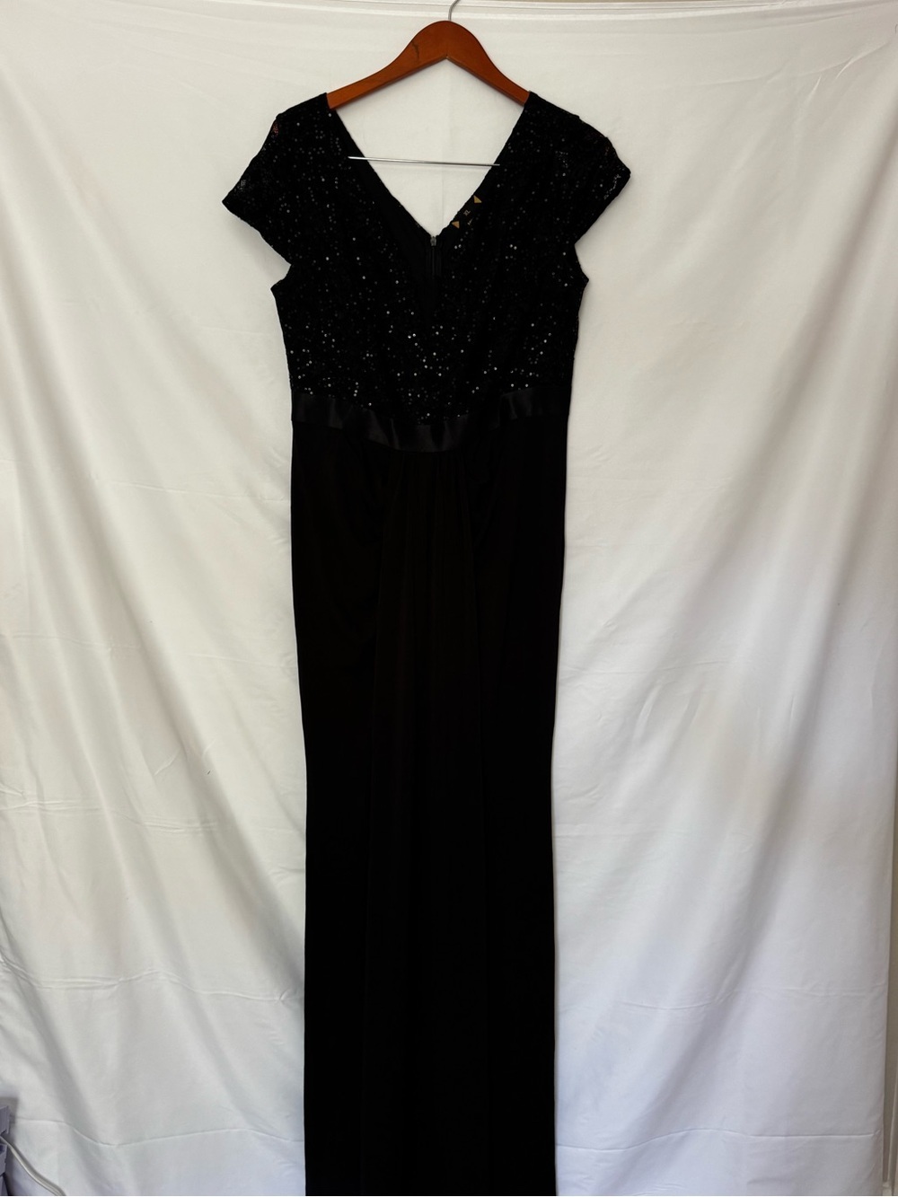 MIUSOL Black Sequin Lace Bodice Maxi Evening Gown Cap Sleeve V-Neck XL NWT